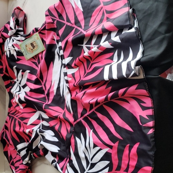 Knaspor Modest Swimsuit w/Attached Shorts Rose Red Floral Leaf Print Size 12-14 - Picture 6 of 13